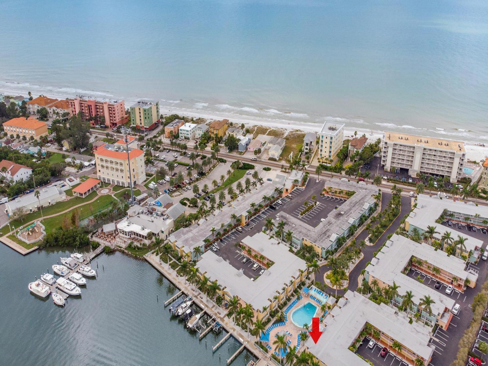 Barefoot Beach Resort B-201 Clearwater Beach Exterior photo
